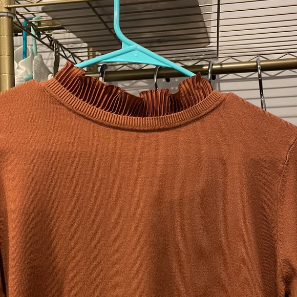Sioni Layered Sweater - Picture 2 of 4